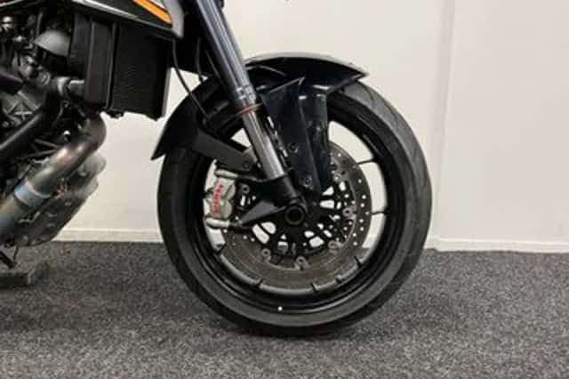 KTM 1290 SuperDuke R (2014) thumbnail 6