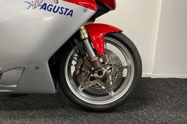 MV Agusta F4 1000 (2005) thumbnail 6