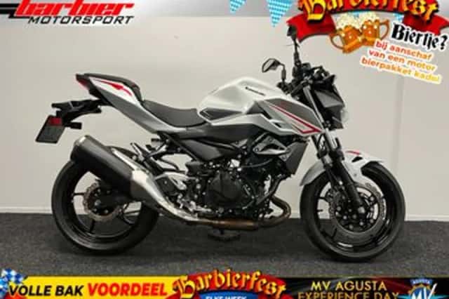 Kawasaki Z400 (2022) thumbnail 1