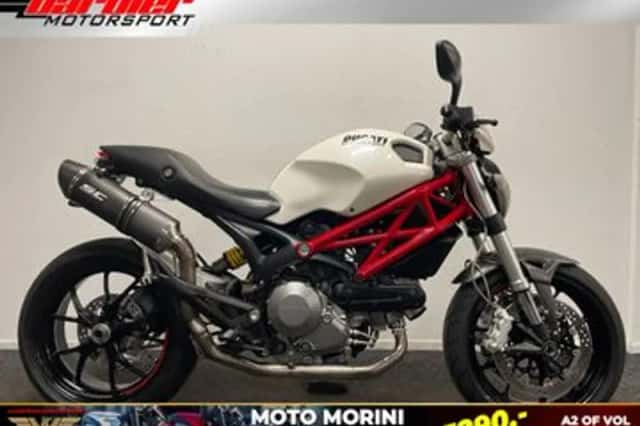 Ducati M 796 (2010) thumbnail 1