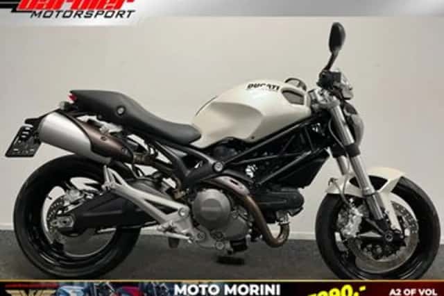 Ducati M 696 (2011) thumbnail 1