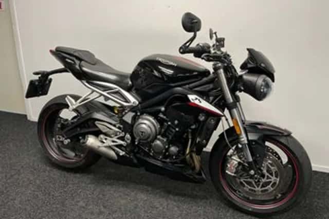 Triumph Street Triple RS (2017) thumbnail 3