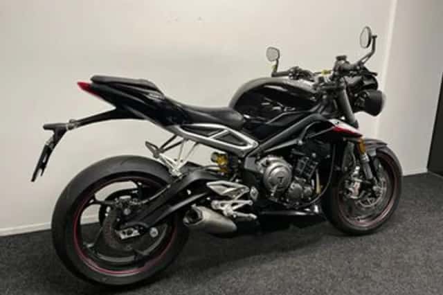 Triumph Street Triple RS (2017) thumbnail 4