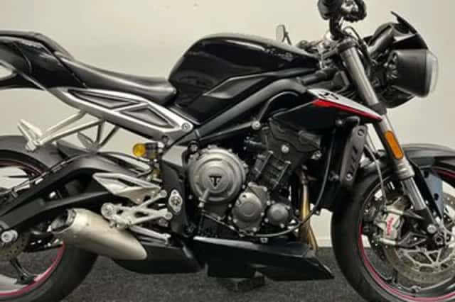 Triumph Street Triple RS (2017) thumbnail 6