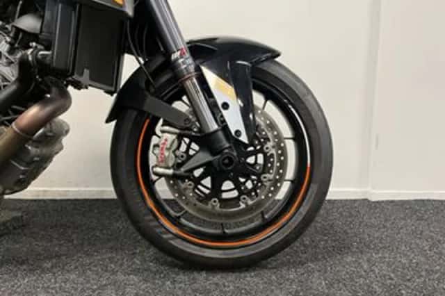 KTM 1290 SuperDuke R (2014) thumbnail 5