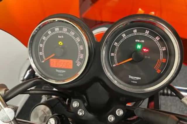 Triumph Bonneville SE (2012) thumbnail 2