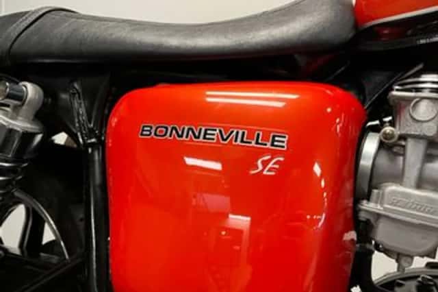 Triumph Bonneville SE (2012) thumbnail 3