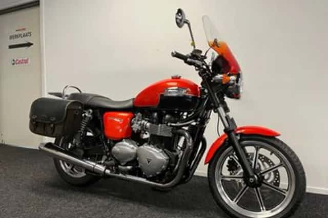 Triumph Bonneville SE (2012) thumbnail 4