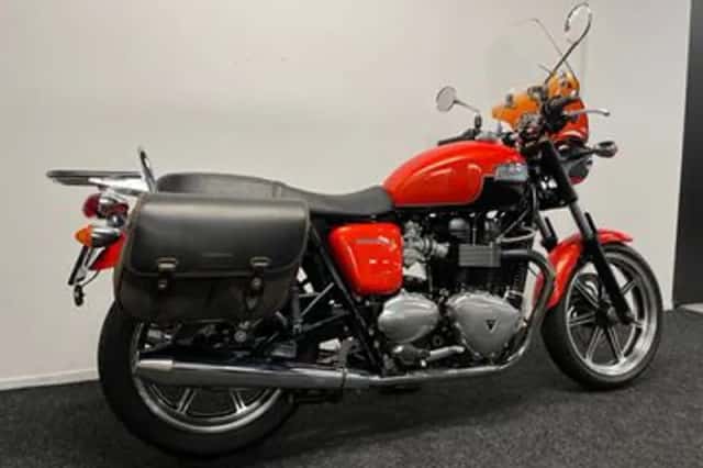 Triumph Bonneville SE (2012) thumbnail 5