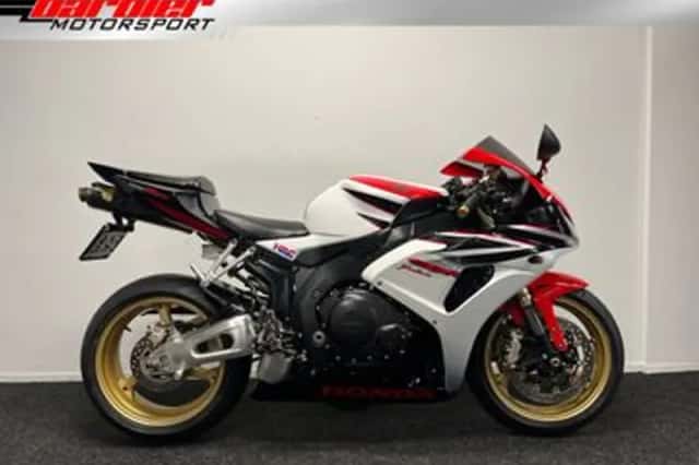 Honda CBR1000RR (2007) thumbnail 1