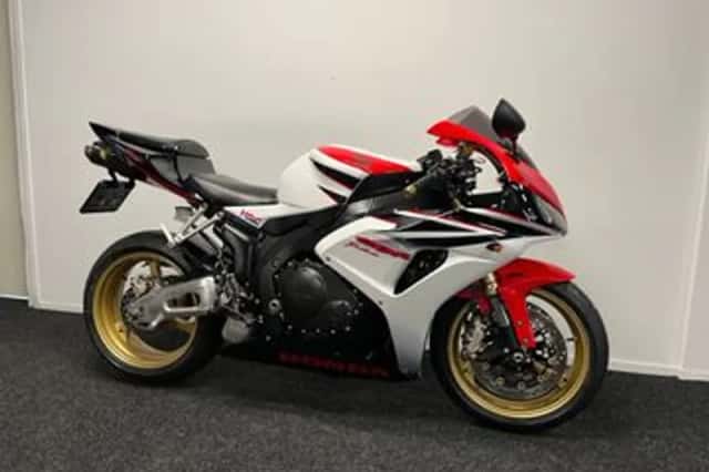 Honda CBR1000RR (2007) thumbnail 5
