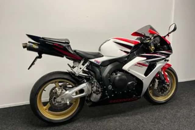Honda CBR1000RR (2007) thumbnail 6