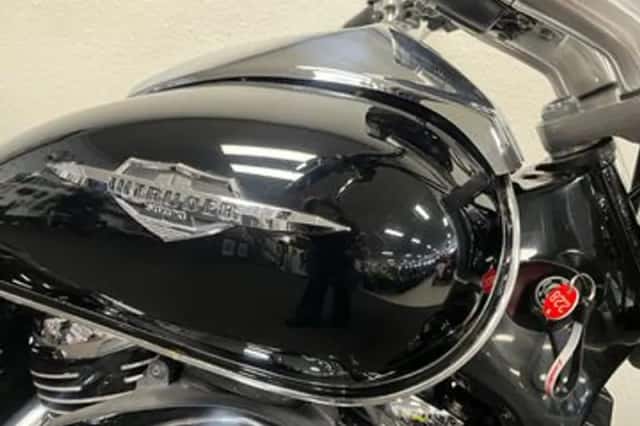 Suzuki Intruder M800 (2007) thumbnail 3