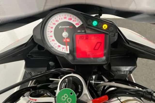 Aprilia Tuono V4 (2013) thumbnail 2