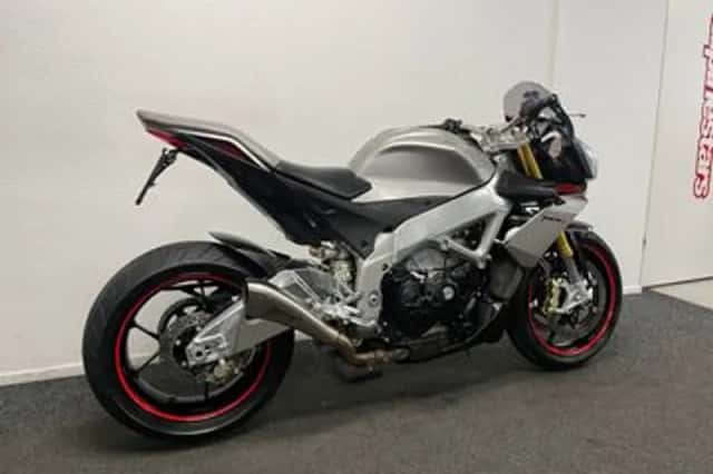 Aprilia Tuono V4 (2013) thumbnail 5