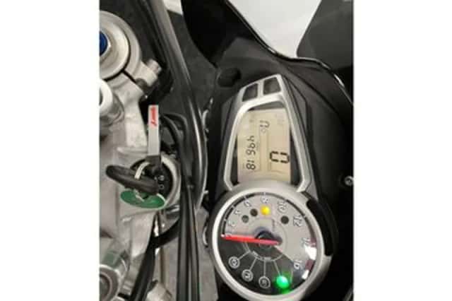 Triumph Street Triple R (2011) thumbnail 2