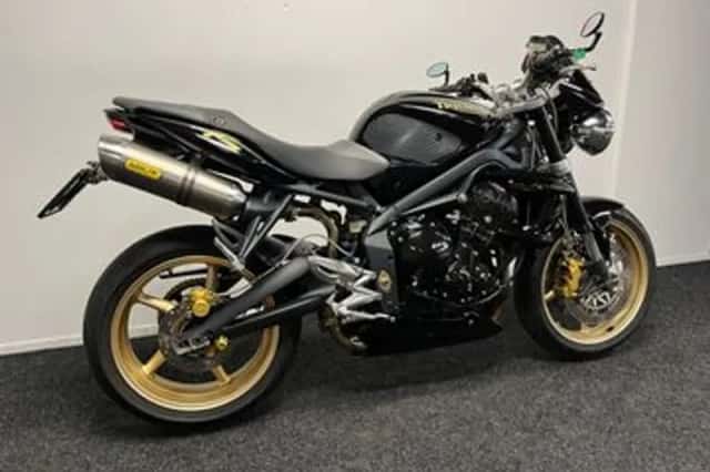 Triumph Street Triple R (2011) thumbnail 4