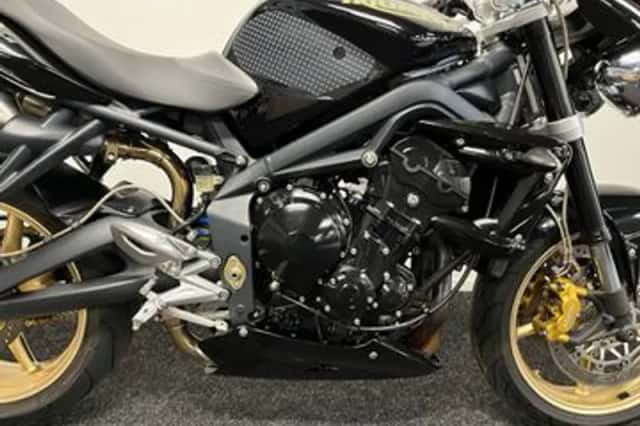 Triumph Street Triple R (2011) thumbnail 6
