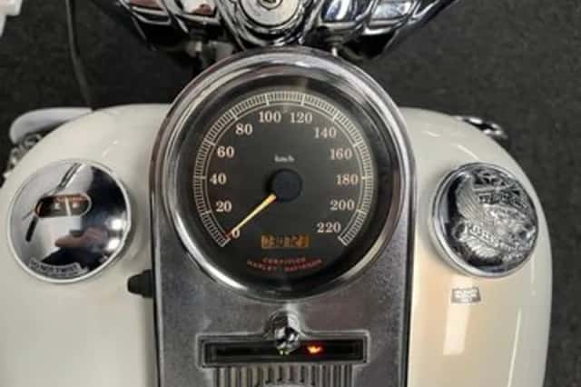 Harley-Davidson Road King Classic (2002) thumbnail 2