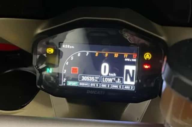 Ducati Panigale 1299 (2015) thumbnail 2