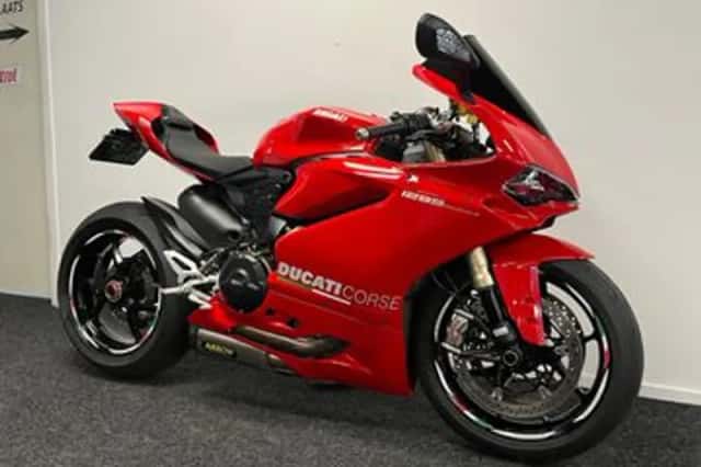 Ducati Panigale 1299 (2015) thumbnail 4