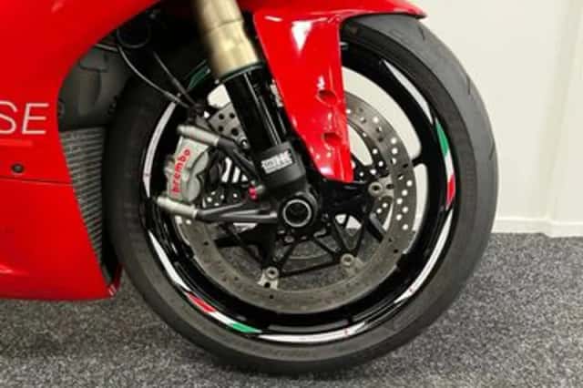 Ducati Panigale 1299 (2015) thumbnail 6