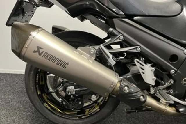 Kawasaki ZZR1400 (2015) thumbnail 3