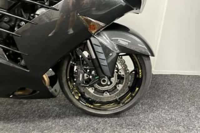 Kawasaki ZZR1400 (2015) thumbnail 6