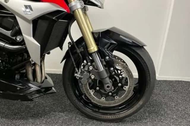 Suzuki GSR750 (2011) thumbnail 6