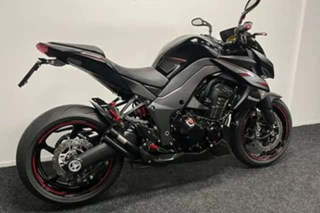 Kawasaki Z1000 (2012) thumbnail 3