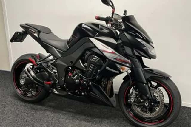 Kawasaki Z1000 (2012) thumbnail 4