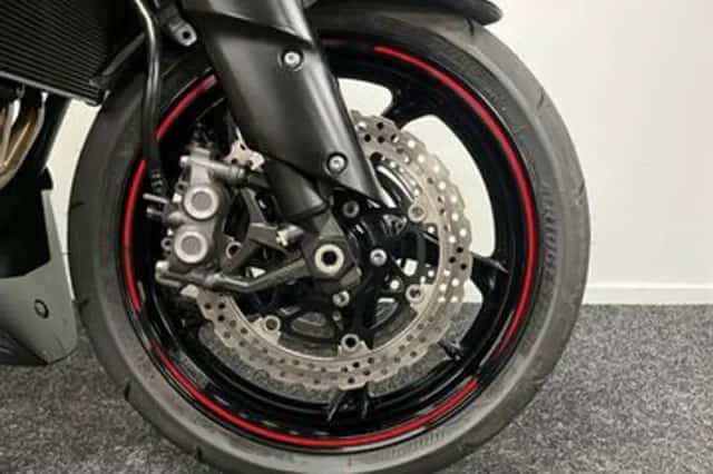 Kawasaki Z1000 (2012) thumbnail 5