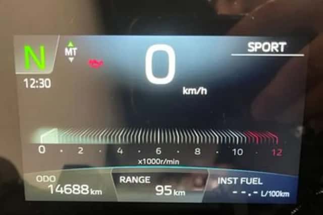 Yamaha MT-09 Y-AMT (2025) thumbnail 2