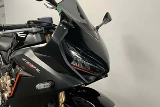Honda CBR650R (2022) thumbnail 3