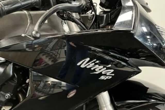 Kawasaki ZX-10R (2009) thumbnail 4