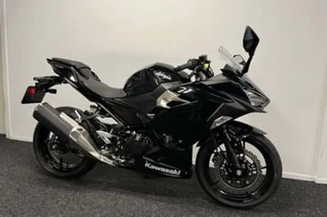 Kawasaki Ninja 400 (2018) thumbnail 4