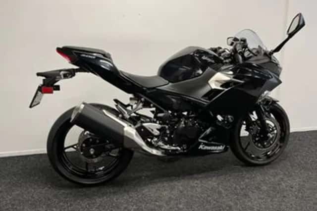 Kawasaki Ninja 400 (2018) thumbnail 5
