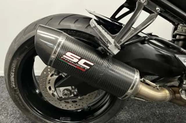 Yamaha FZ8 (2010) thumbnail 3