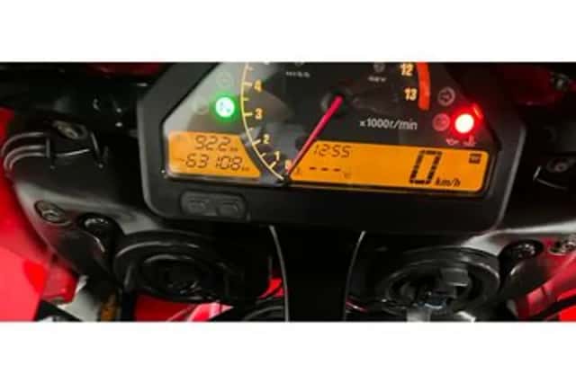 Honda CBR1000RR (2004) thumbnail 2