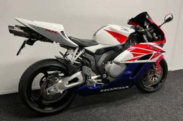 Honda CBR1000RR (2004) thumbnail 5