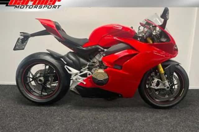 Ducati Panigale V4S (2019) thumbnail 1