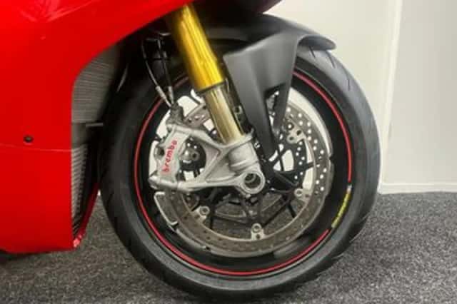 Ducati Panigale V4S (2019) thumbnail 4