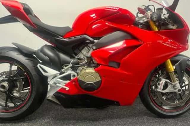 Ducati Panigale V4S (2019) thumbnail 5