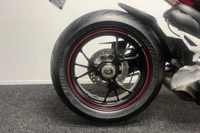 Ducati Panigale V4S (2019) thumbnail 6
