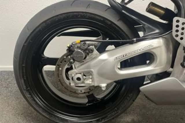 Honda CBR1000RR (2005) thumbnail 6