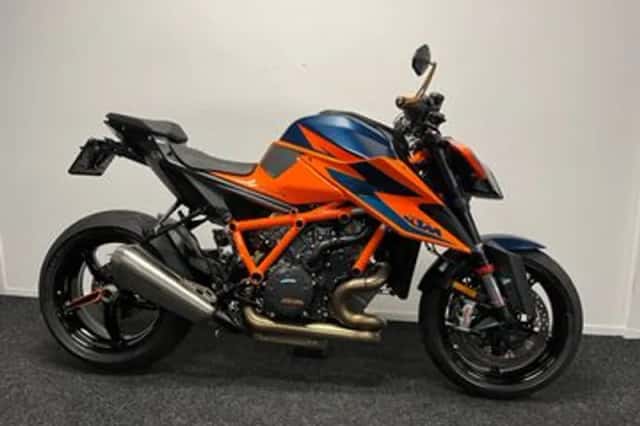 KTM 1290 SuperDuke R (2023) thumbnail 4