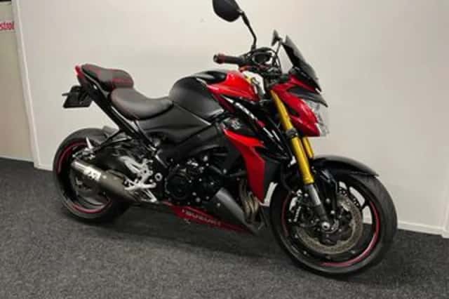 Suzuki GSX-S1000 (2015) thumbnail 3