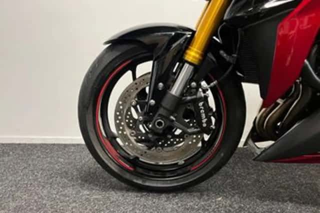 Suzuki GSX-S1000 (2015) thumbnail 6