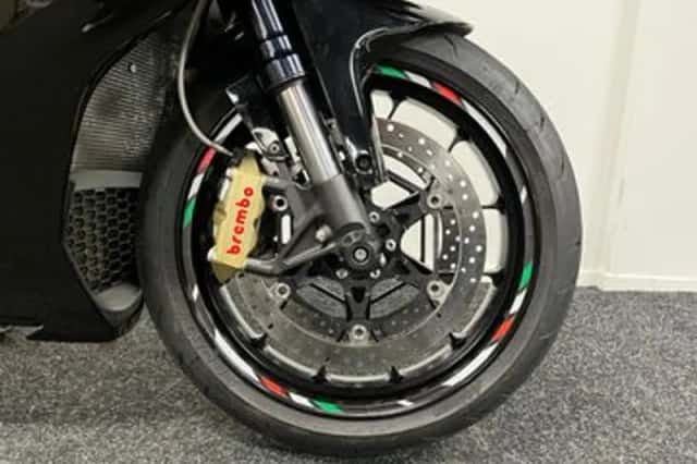 Aprilia RSV 4R (2011) thumbnail 6