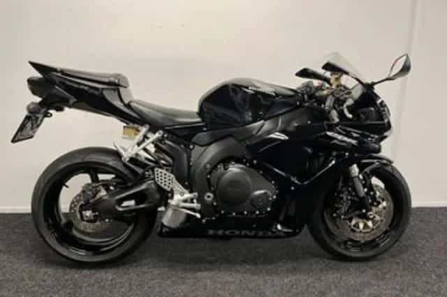 Honda CBR 1000 RR Fireblade (2007) thumbnail 5